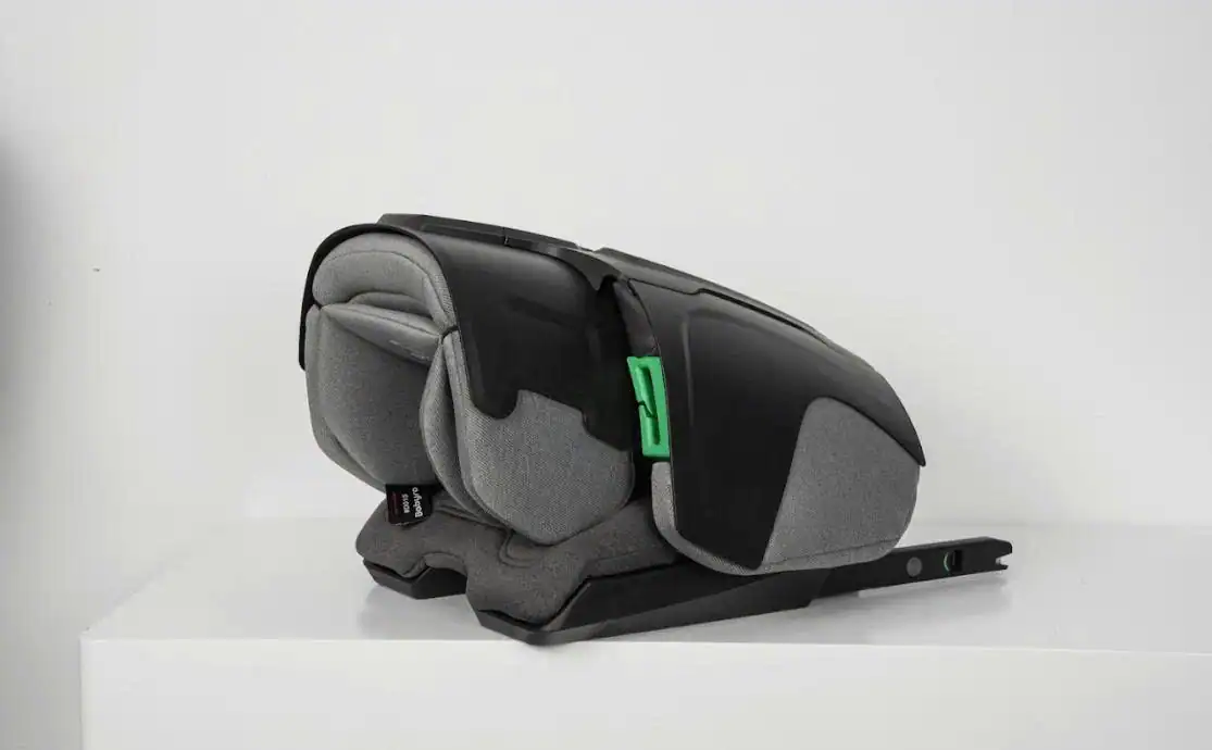 Babyro I-TREK trên ô tô